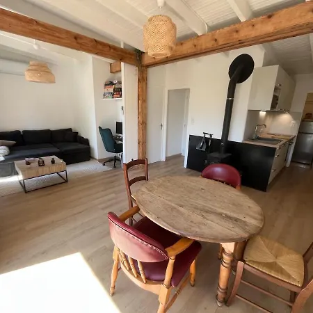 Maison Avec Piscine Commune, Proche De La Foret De